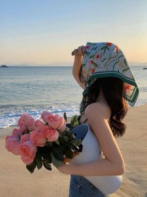Khăn turban cho outfit đi biển thêm thời trang