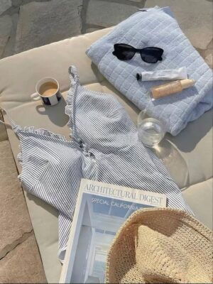Chọn đúng outfit đi biển giúp bạn lên hình thật ăn ảnh